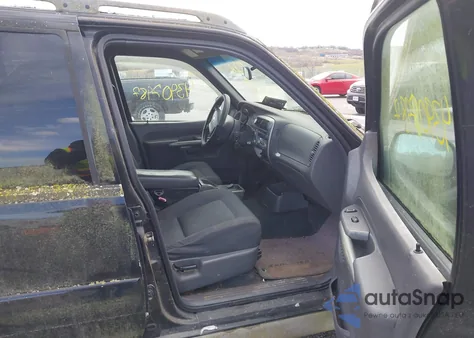 2002 Ford Explorer Sport Trac z USA, uszkodzony, nr VIN 1FMZU77E82UC62202